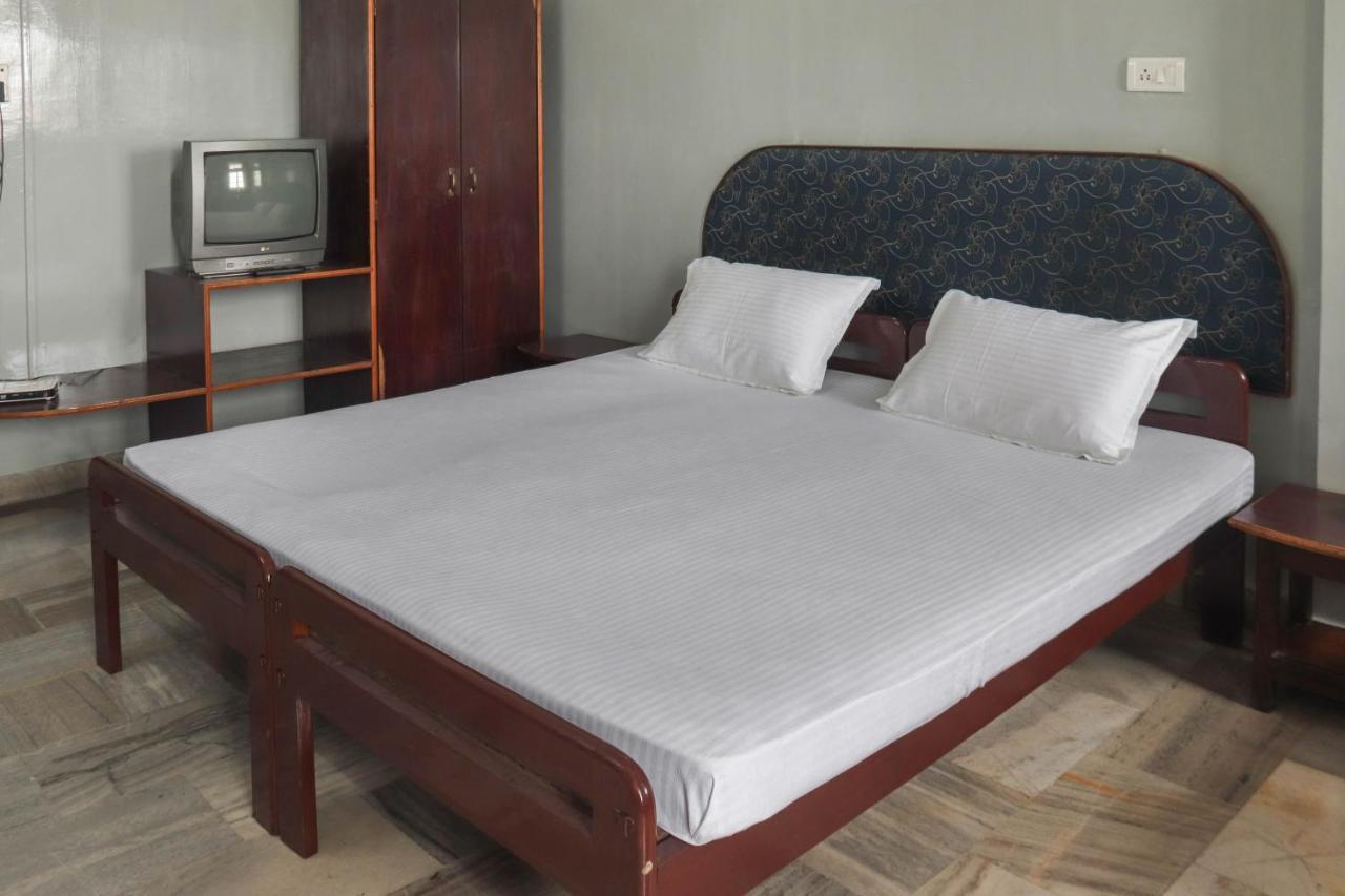 Spot On 49477 Hotel Galaxy Dimāpur Eksteriør bilde